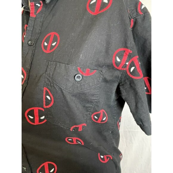 MARVEL DEADPOOL Men's Black Red All Over Print Short Sleeve Button Shirt Sz M - Picture 6 of 8